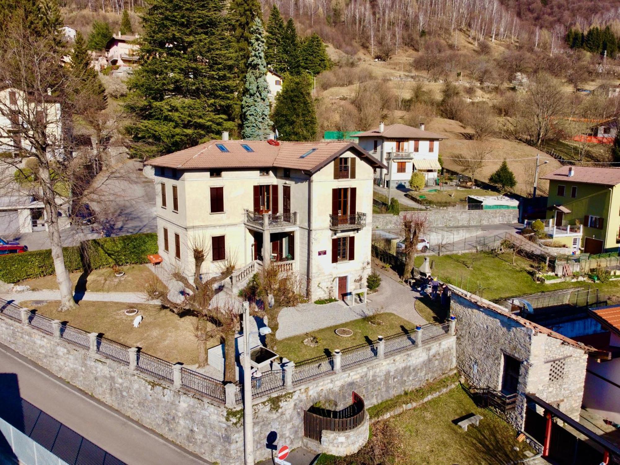 Villa Il Maiale Bianco Bed & Breakfast San Fedele Intelvi Exterior photo